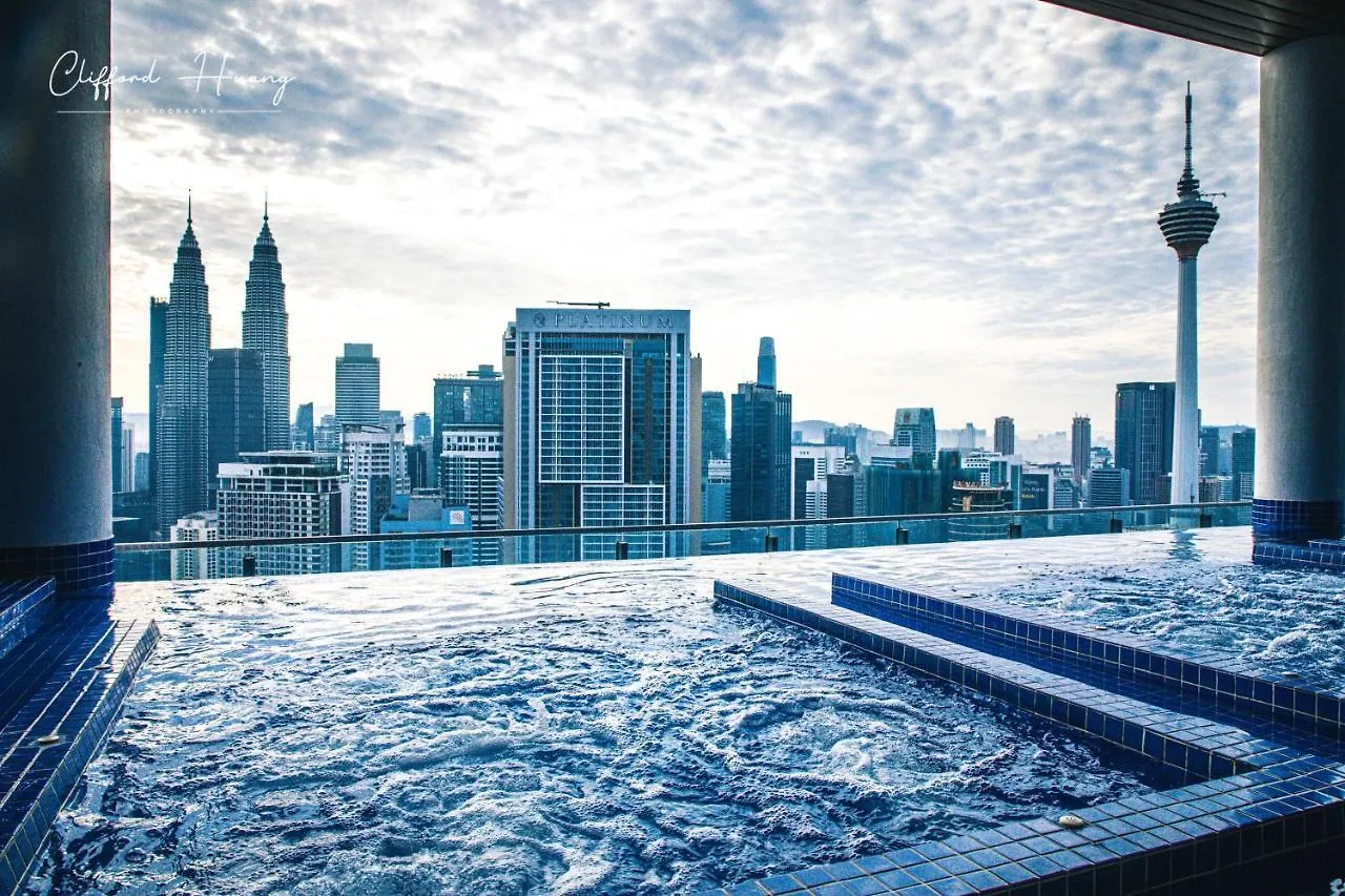 Best Pool View Klcc Trx Merdeka 118 Near Monorail Station Clb371B Kuala Lumpur Apartment